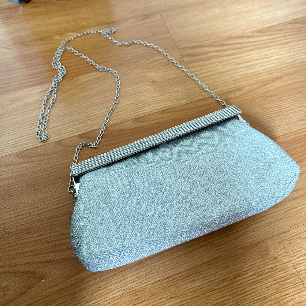 Nina Sweeny 21 Clutch, Silver